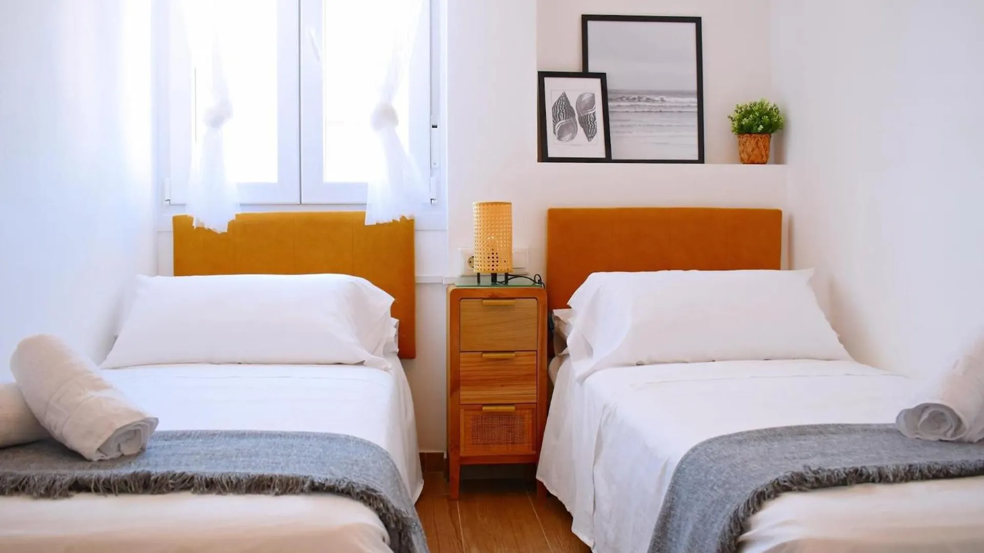 Precioso Apartamento De Tres Dormitorios Málaga 0*,
