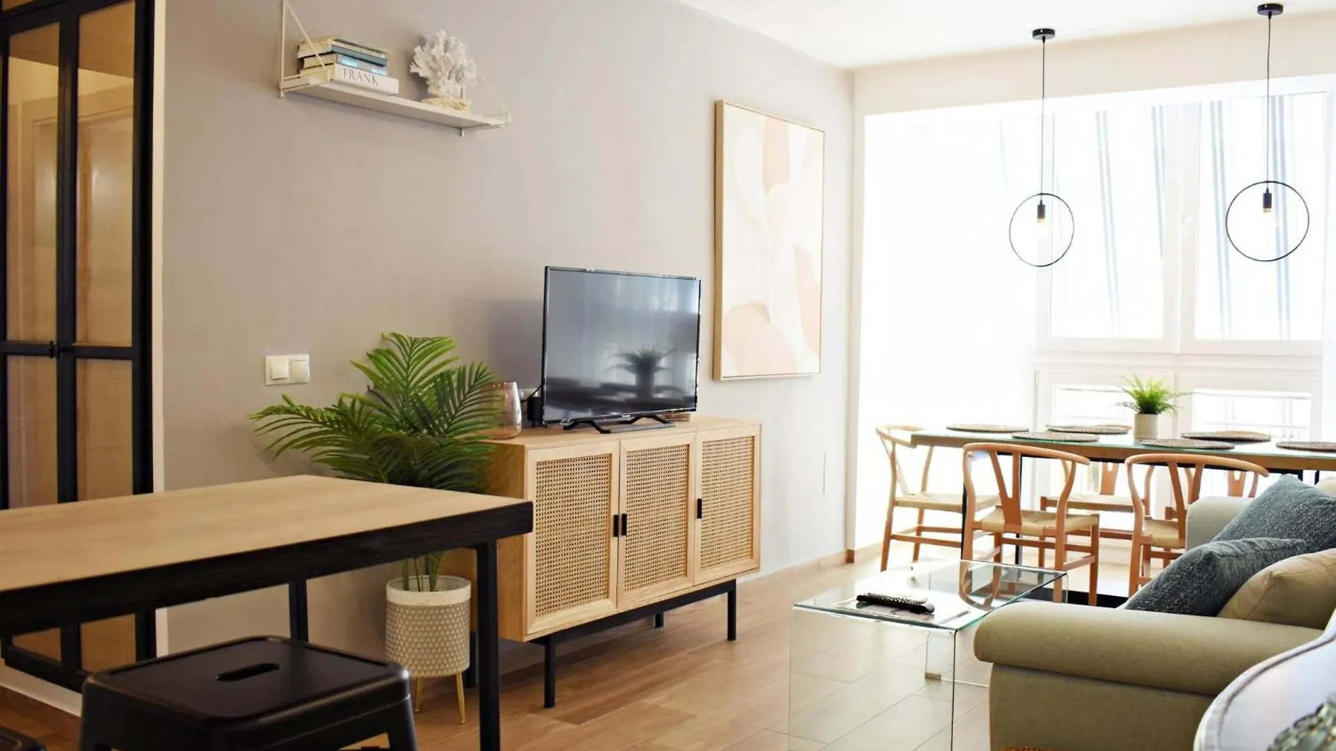 Precioso Apartamento De Tres Dormitorios Málaga 0*,